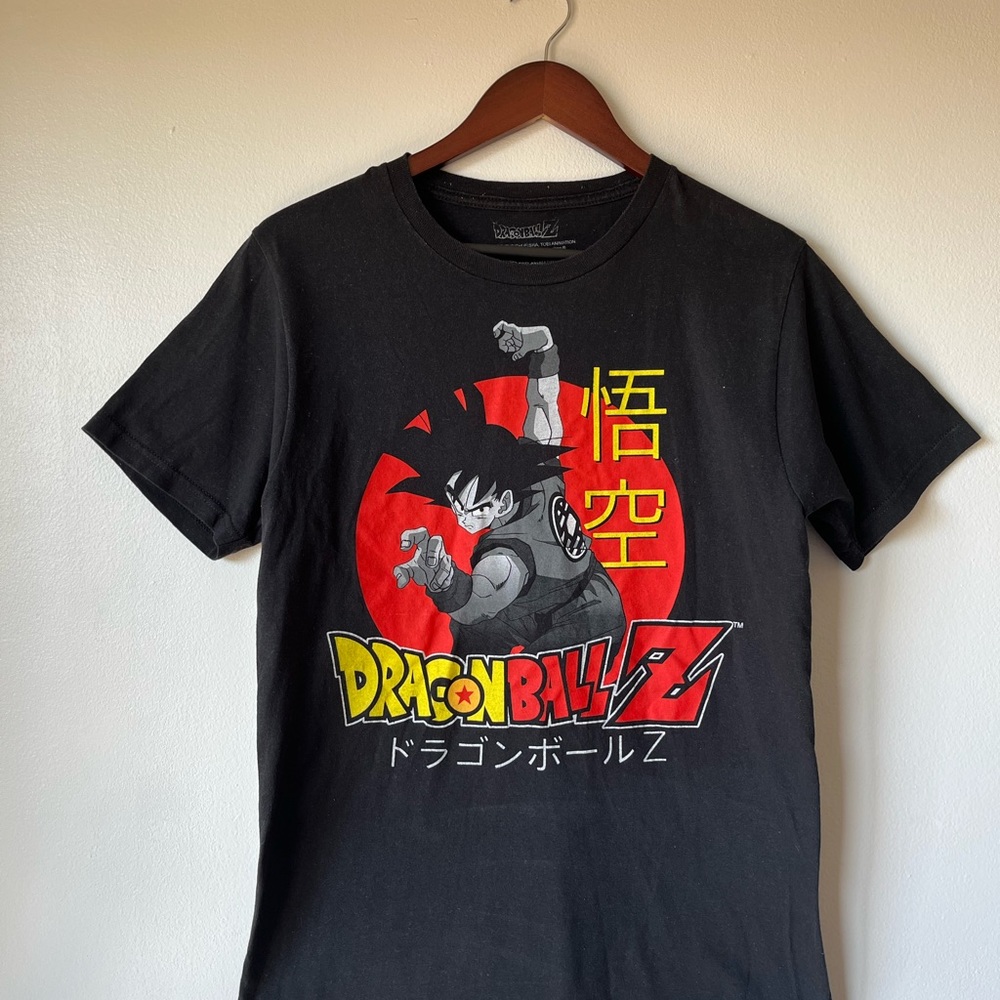 Mens Small
Dragon Ball Z t-shirt